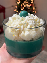 Load image into Gallery viewer, Christmas Cabin Candle